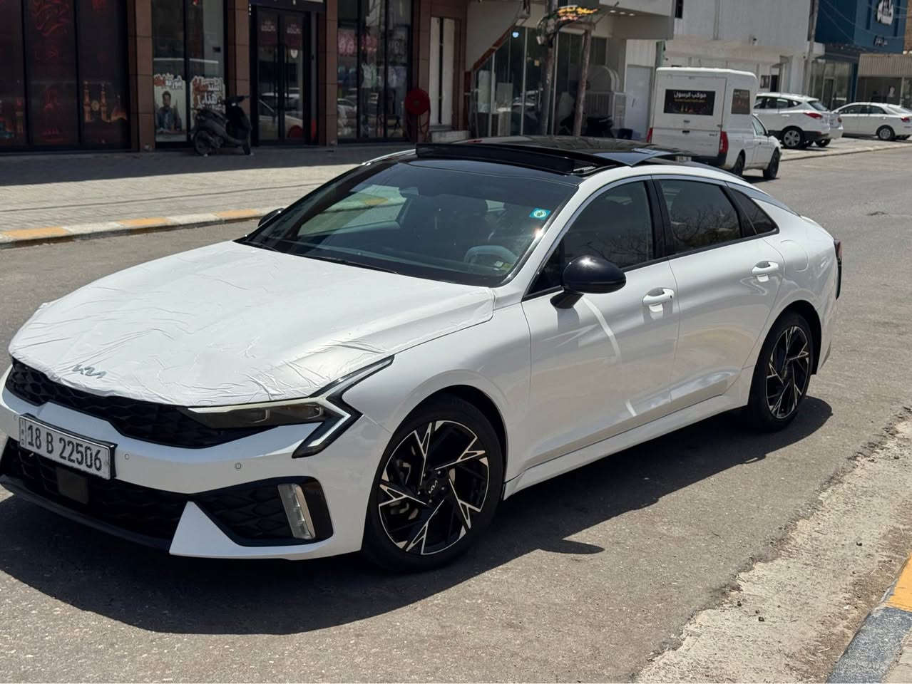 السلام عليكم K5 Gt line 2025
فول مواصفات 
مواصفات: بنوراما
بصمة
دخول ذكي
ترحيب ابواب
محرك 2.5 تنفس طبيعي 
لايتLED
بك لايتLED
شاشة حجم كبير
كاربلاي
كرسي كهرباء
عداد ديجيتال
شاشة حجم كبير
تشغيل عن بعد
داخل احمر

ويل 19
اشارة بالمرايا
حساس امامي خلفي وجانبي 
رادارات جانبي
رادار امامي خلفي
قيادة آلية
تحديد مسار
مود درايف
توقف ذاتي
السياره حادثها فقط بنيد مبدل 
مابيها قطره صبغ والسونار موجود ويه الصور 
رقم بابل معوقين وكاله عامه  مو خاصه 
ماشيه 50 كيلو متر 
العنوان النجف قريه الغدير 
السعر 185 وبيها مجال 
*********** النجف, العراق

