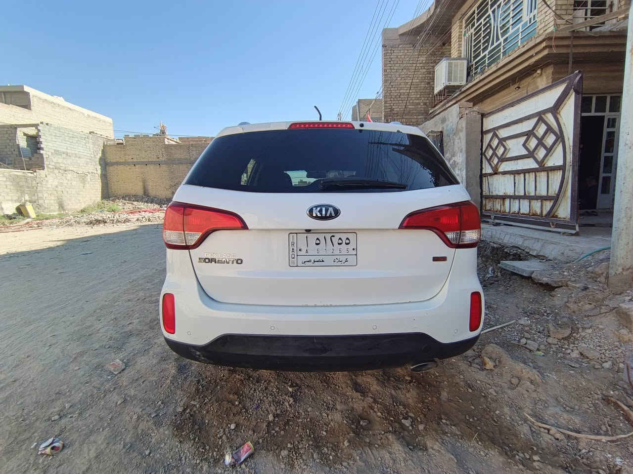 كيا سورنتو موديل ٢٠١٤
وارد امريكي
رقم كربلاء مشروع وطني
محرك ٤ سلندر gdi 
٥ قطع صبغ مع وجود تشلعات بالصبغ مع وجود رذاذ صبغ بسيط يروح بالبولش
كشنات قماش ٥ راكب تدفئة بالكشنات الامامية 
تبريد ثلج جديد 
كير ومحرك نظيفات 
السيارة جاهزة حدادية جديدة   
السعر ١٣٨ وبيها مجال بسيط 
مكاني بغداد حي البتول
***********
