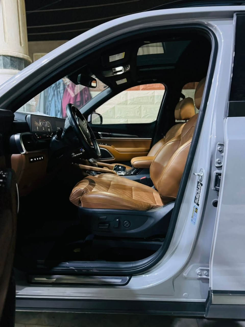 كيا تيلورايد 2023 SX XLIn
1-حجم المحرك 6 سلندر 3800. 

2-عداد المسافة 43

3-بصمة ابواب وتشغيل عن بعد. 

4-زينون عالي ناصي آصل. 

5-فتحة سقف. عدد٢

6-رادر جانبي مانع اجتياز. 

7-فور ويل درايف 

السياره مختومه XLIN خلف الصندوق والكشنات 

8-تحديد مسار. 

9-كامرات محيطية. 

10-حساس حلفي. 

11-شاشة كبيرة مع كامل ايعزتها. 

12-تدفئة+تبريد الكراسي الامامية. وخلفيه

13-تحكم ستيرن جهيتن. 

14خزن ميموري متكامل 

15-حساس خلفي. 

16-سستم صوت متكامل. 

17-كنترول تبريد خلفي منفصل. 

18-كشن سياحي. Vip. 

19-رادر محيطيه 360 درجه 

20-الكراسي الامامية كهرباء. 

21- ٧ راكب ٣ قطع تبريد. 

22-اشاير مري قابلة للطيء. 

23-مقاعد جلد حار بارد

24- خمس كامرات

25-

*وباقي الموصفات المعروفة في فئة SX XLIn 

السياره فول  مواصفات  

الضررر: فقط بارد حافه البنيد بدون اي صبغ 

 والباقي كفاله

مكان السياره حله مركز مدينه 

278$

 وبیه مجال 

————————————————————————

للأستفسار اكثر واتساب ***********

ملاحظه شباب السياره حادثه ورقم شاصيها كدامك غراضها لاماميه نصها جايه ويها بس شد مشدوده ونص اشتريته منا 

شوفها ودكها وين ما تريد وتاكد منها وتصل سعرها بيه مجال السياره بدون رقم تترقم جميع المحافظات
