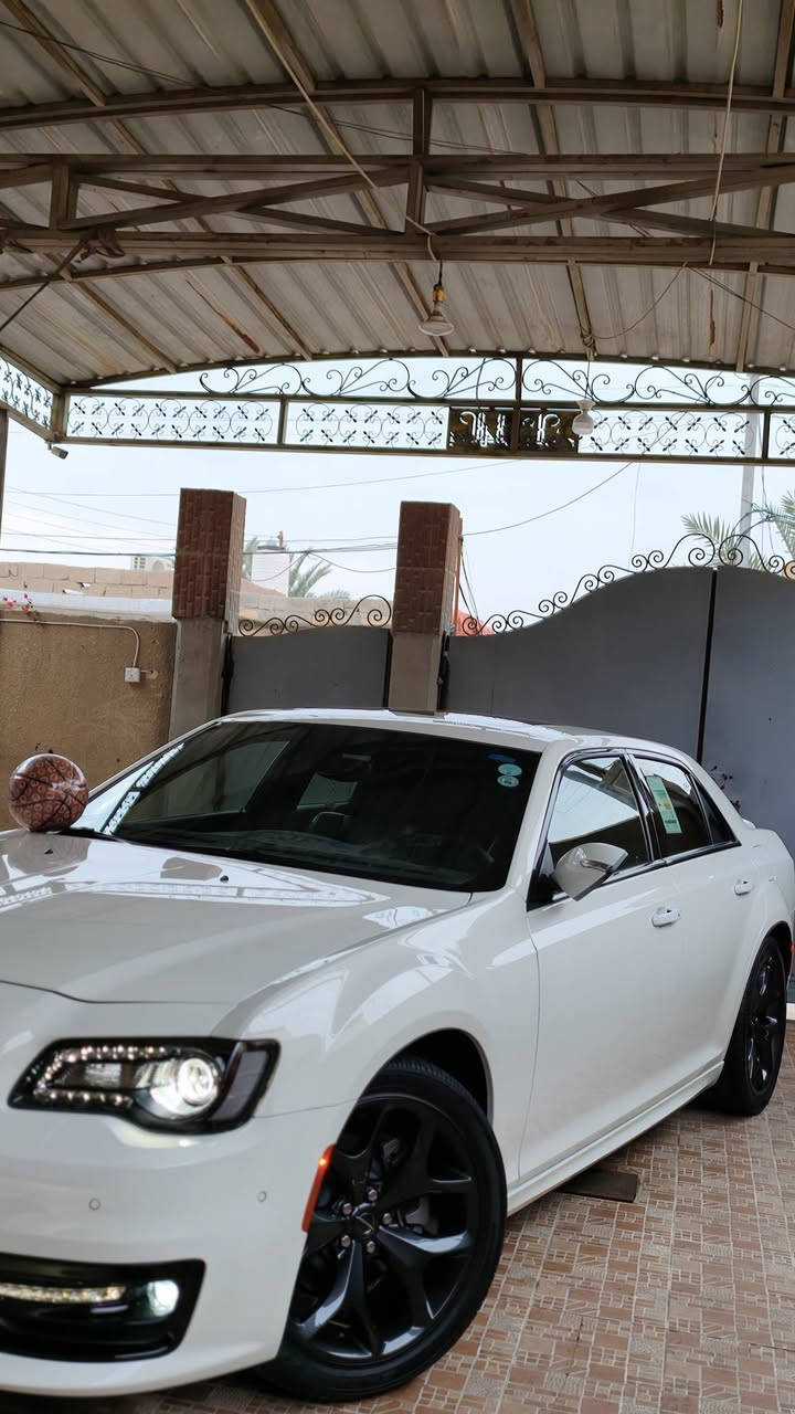 للبيع كرايسلر 300S أوباما 2023 خليجي 🇺🇸🔥
• موديل 2023/ 300S
• خليجي
• محرك 3.6 V6
• رقم السياره اربيل 22
• قير أوتوماتيك 8 سرعات
• دفع خلفي
• فول مواصفات
•رادار امامي + حساسات 
• شاشة + كاميرا خلفية
• مقاعد جلد
• تشغيل بصمة وتشغيل عن بُعد
• السيارة نظيفه بحاله الوكاله
• وكاله هارلم 
•ممشئ السياره 20 الف فقط
ملاحظه/ السياره مغلفه بنانو حماية 

📍 المكان: البصرة
💰 السعر: اتصل لمعرفه السعر
📞 للتواصل: ***********
