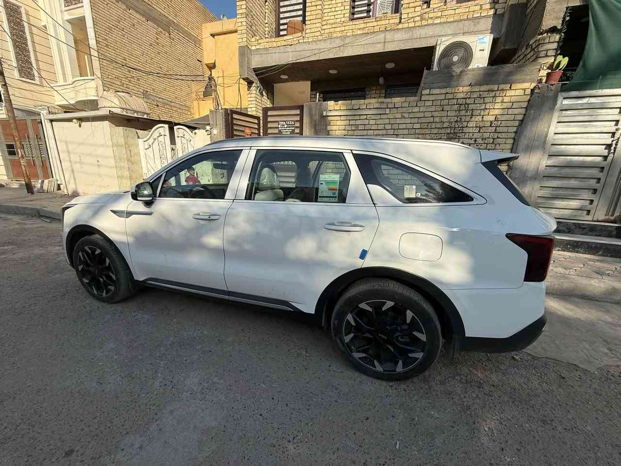 السلام عليكم سورنتو مديل 2025 مكينه 6سته سلندر ماشيه 14الف سياره شخط ما بيه مكفوله من كلشي 
السعر 325 العنوان بغداد الرقم ***********
