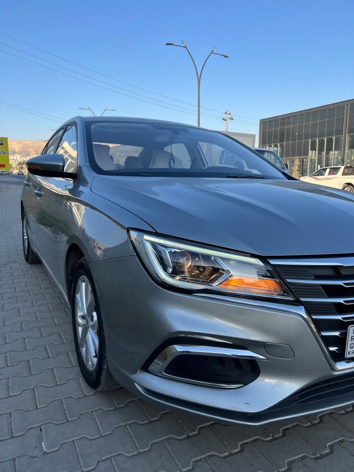 MG 2024 comfort
٣٠٠٠٠ کیلۆمەتر ڕۆشتووە
زەمان بووەو لە زەمان دەرکراوە
سەیارەکە بەسمە و ناوزەردە
لایت لید و زینۆن و عەدەسەیە
بێ بۆیاخ و بێ سارد
تێبینی تەنها دۆسەی سایەق قواپاوەو چاک
نەکراوە وێنەکای دیارە 
نرخی ١ دەفتەر و مامەڵەیەکی کەم
***********

