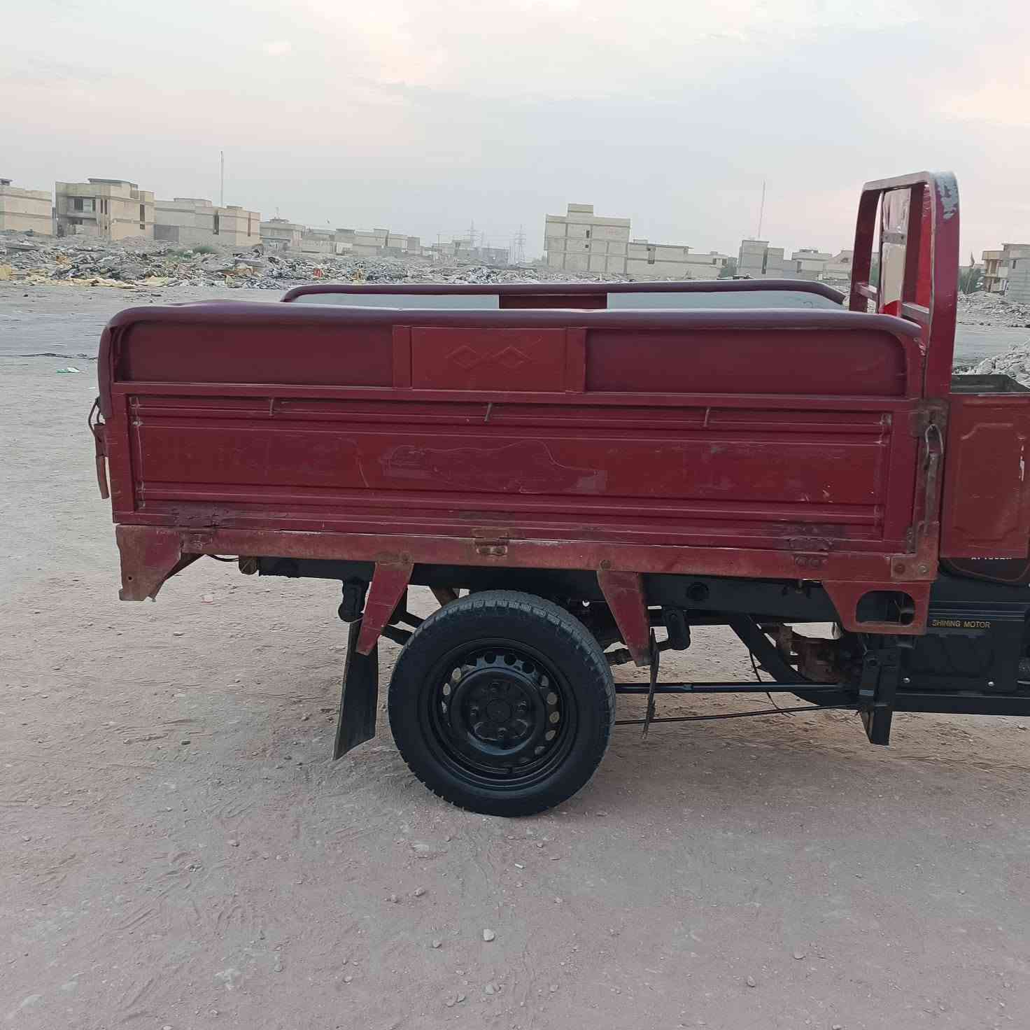السلام عليكم ستوته موديل 14 بيها محرك 19 ما مفتوح ستوته نظيفه اوراقها باسمي جاهزه ومجه كهربات كلها شغاله مكان كربلاء حي النضال==***********
