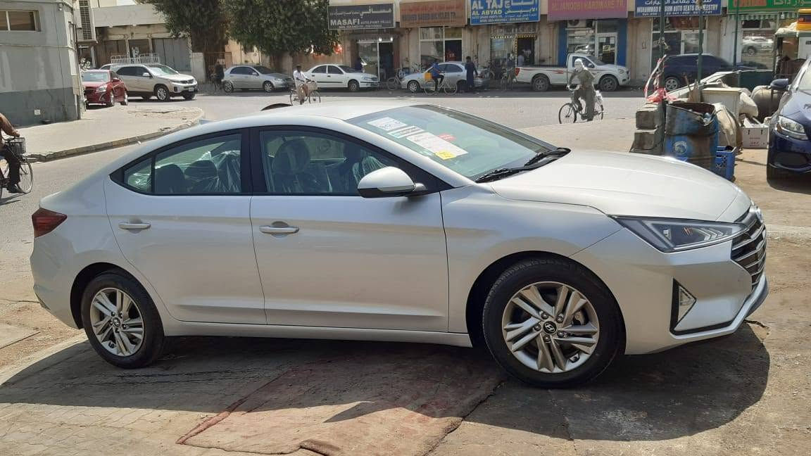 النترا ٢٠١٩ وارد أمريكي 
أنا المستورد وبسمي وفي حالة الشركة  ماشية ٦٩ ألف ميل  يعني أخت الزيرو
بس الدسكات مبدلهن فول عدا الفتحة والبصمة

"تحديد مسار
" تثبيت سرعة
"رادار أمامي 
" رادار جانبي النقطة العمياء
" شاشة كبيرة
"مانع انزلاق

السيارة كاملة من كل شيء تخم تاير
تبريد ثلج ❄ 
كير ومحرك  فول الفول

وسلامتكم ... 
السعر  ١٣٨

رقم الموبايل 
***********
