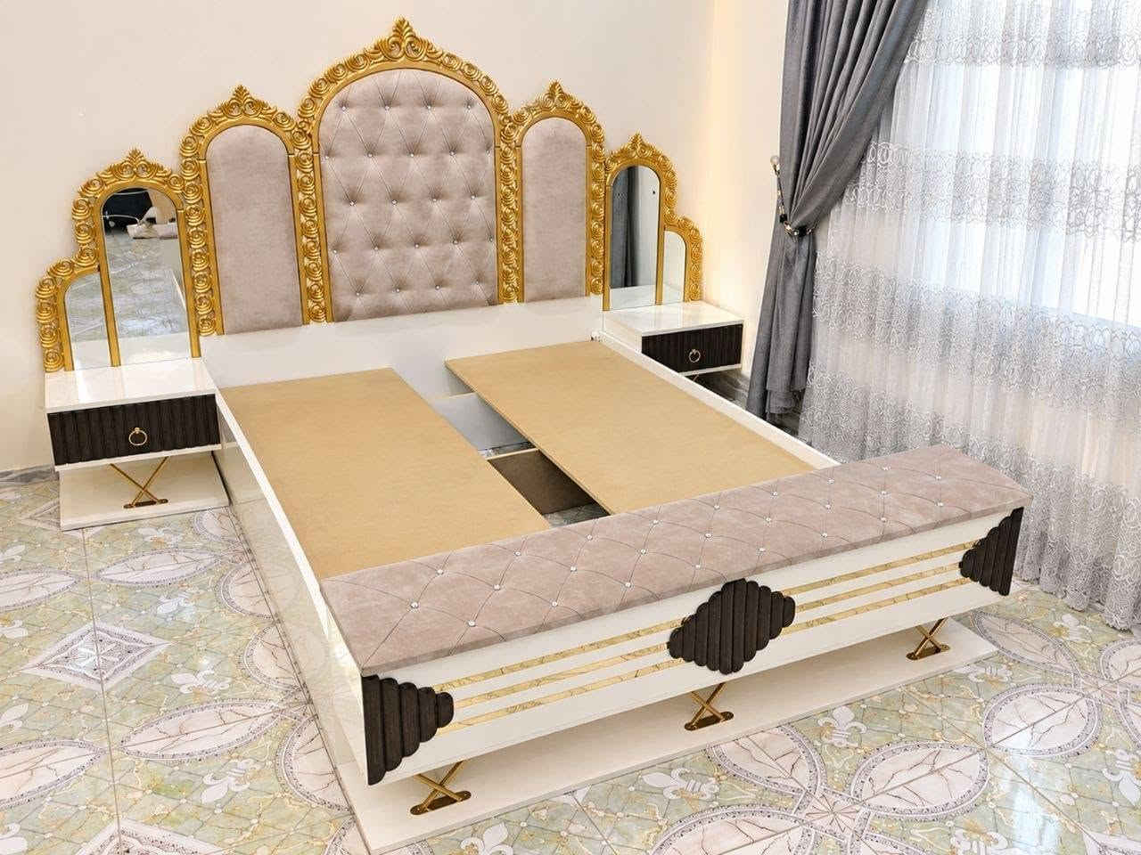غرفه تركي للبيع ٦باب نضيفه جدا السعر المطلوب ٩٠٠ الف للمعلومات أكثر الاتصال على *********** و *********** المكان زين القوس شارع الكفاح
