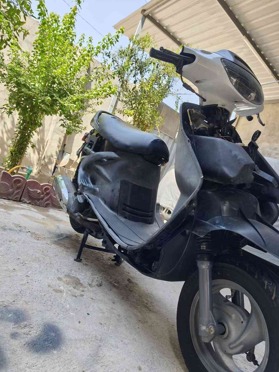 سلام عليكم دراجه للبيع فراشه حاويه مال رمبه كفراتها كامله ويها نكره سلف كله شغال ماكو شي مو شغال تجي وشوف بعينك السعر 500بيها مجال حك الجيه العنوان نجف شارع المطار ***********
