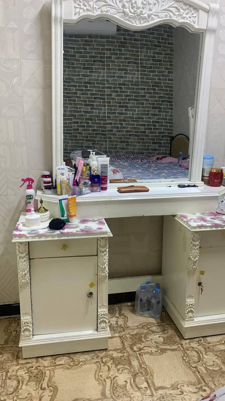 غرف كبيره للبيع ب٩٥٠ الف
وغرفه صغيره ٣ باب ٥٥٠ الف في البصره بالأمن الداخلي للاستفسار ***********
