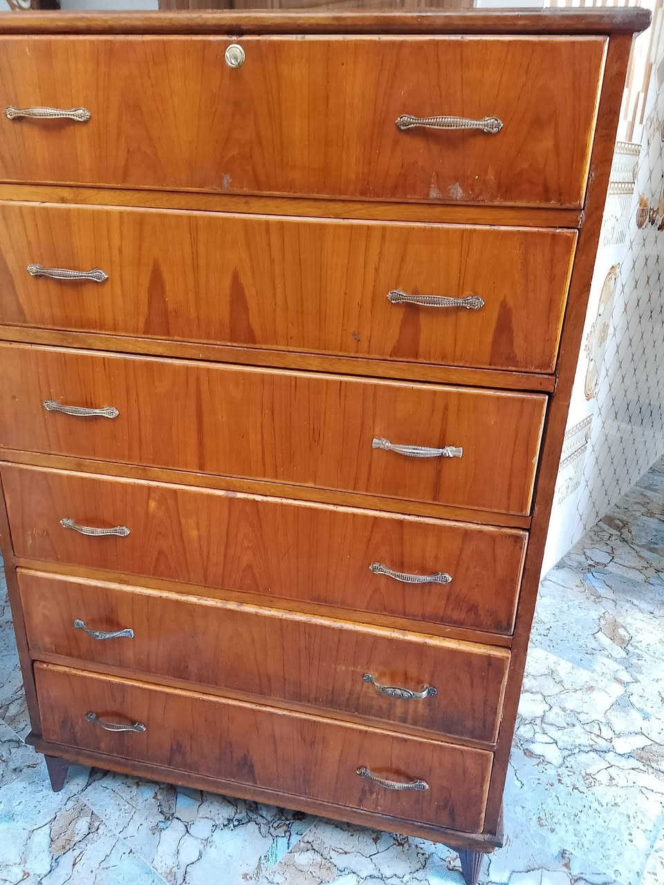 جكامج خشب عراقي ثقيل جديده حجم كبير حيل نضيفه ‏‪***********‬‏العنوان حي سومر
