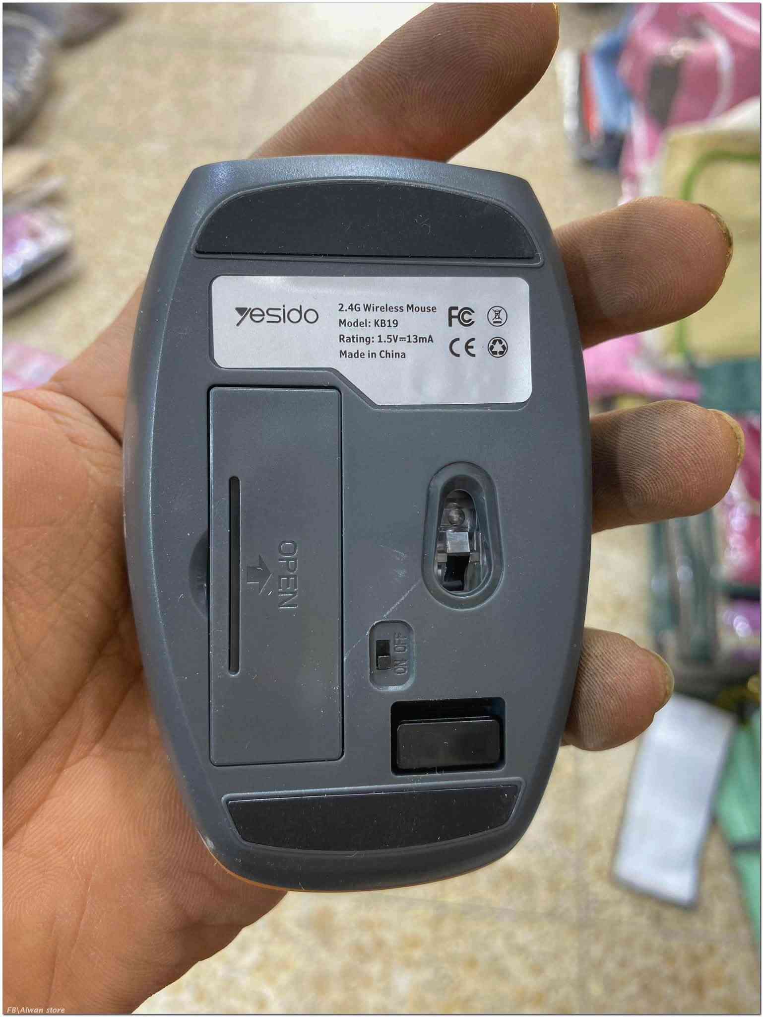 متوفر كيبورد وماوس اصلية بلوتوث امزون سعر ١٦ الف 
متوفر توصيل

نص مكتوب في الصور:
- FB\ Alwan store
- FB \ Alwan store
- FB Alwan store