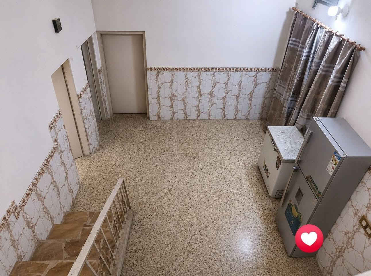 بيت للرهن بسعر 35 مليون لمدة سنتين او للبيع في كربلاء المقدسة 🏠.
المساحة / 100م   " طابقين "🤍.
الموقع / /  البوبيات ، حي الساده آل ثابت _ فرع أسواق الكوخ "
يتكون البيت من طابقين الطابق الأول: إستقبال ، صالة ، مطبخ ، حمام داخلي وخارجي ، وغرفة نوم ، ومنور "
الطابق الثاني : بناء جديد بي صالة وغرفتين نوم"
ـ  سند 25 طابو زراعي  💯 
🕌 يبعد عن الامام الحسين  2 كيلو متر 🕌 💯
السعر 90
للأستفسار أكثر ☎️ /  *********** ,, *********** / ☎️
