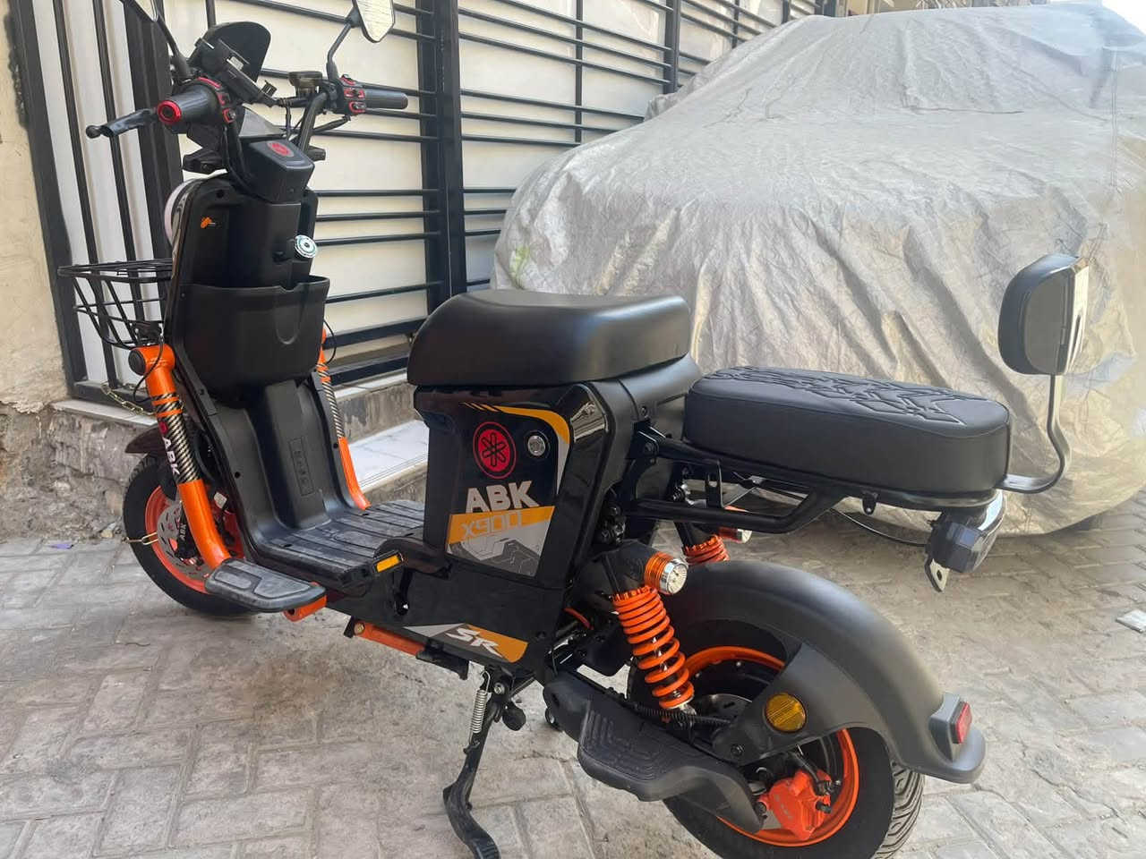 دراجة شحن x900 جديدة قبل اسبوع اخذتهة بطاريات 5 دبل ماشية شي قليل السعر 650 وبيهة مجال 
الاتصال *********** 
بغداد - صليخ
