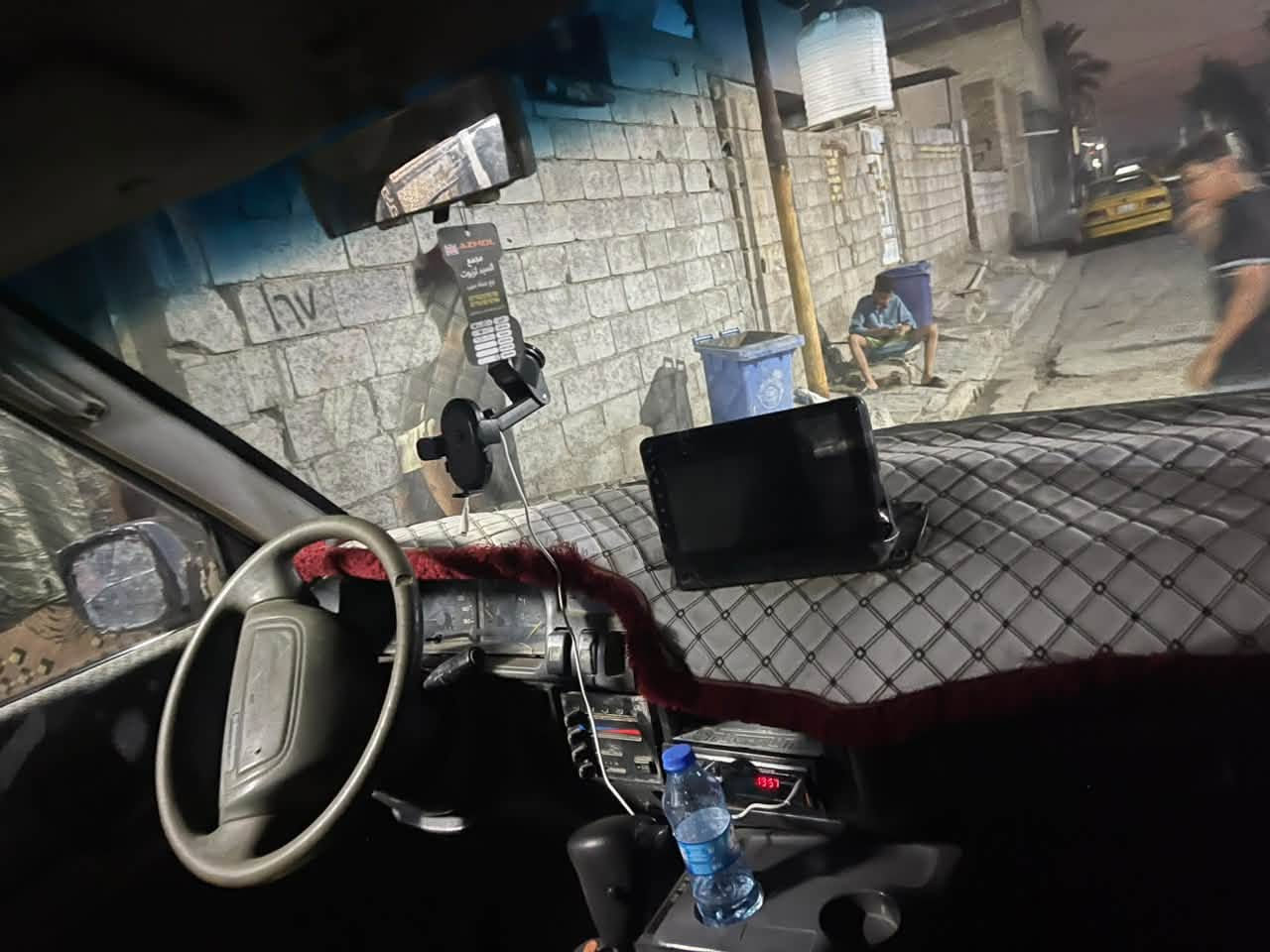 السلام عليكم فارة موديل ١٩٩٥للبيع  كاملة سيارة 
مكينه vvt وكير نظيفات كهربائيات كاملة 
السعر ٣٠ وبيها مجال حك الجية 
بغداد الحسينية 
للاستفسار اتصل على ***********
