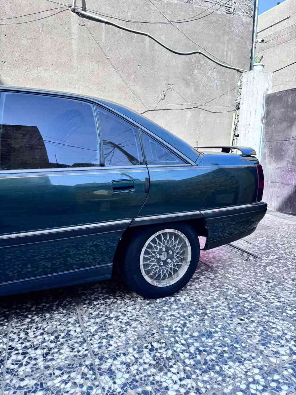 جديده كل نقص ما بيها كير عادي بدون تبريد بدون كلير صبغ فقط باب خلف السكن والباقي بالشرط بدون حادث سياره بأسمي سنويه وهزه جديد صدر جديد تايرات جديد 
سقف سلايت طكتين 
4 جام كهرباء 
سنتر لوك
منظومة زنون 
سعر 70 ورقه المكان كركوك
***********

