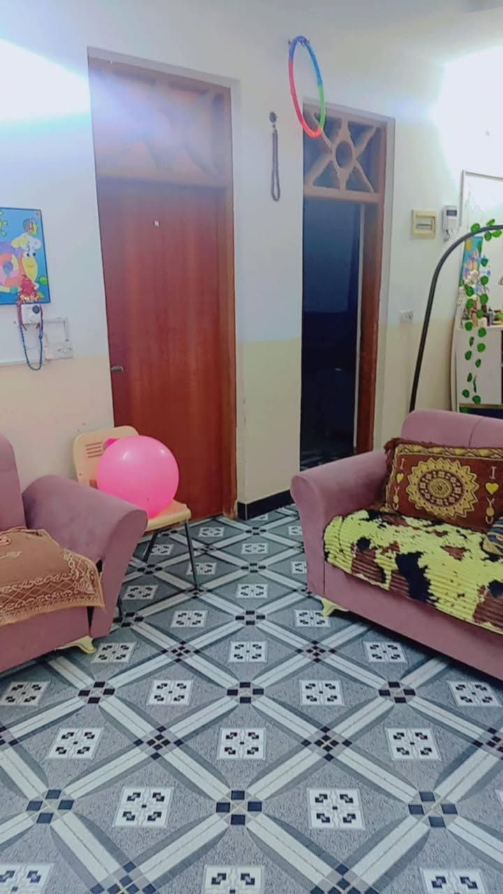 بيت للبيع منطقه البستان  نزلت فائز الحداد مساحه 200م طابق واحد غرفه 6في 4 استقبال 6في 4 صاله على طول البيت 12 في 4  صحيات داخليه وصحيات خارجيه مطبخ حار بناء 120م حديقه 80م طابوق جمهوري سنة البناء 2015 
٧٥ قابل للعمله لاستفسار مراساله الحساب اوالاتصال+9647702534733. او الاتصال ***********
