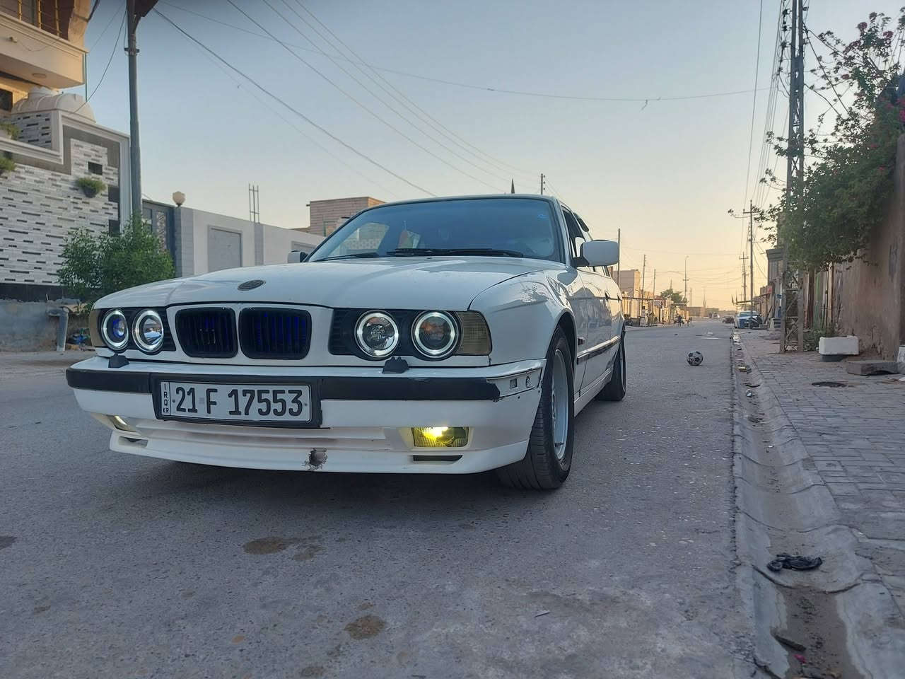 السلام عليكم للبيع ٥٢٥ رقم سليمانيه نكليزي  بسمي محرك ستوني شاده حاويه سياره جاهزه وتخبل مكاني ديوانية الحمزه الشرقي ***********  
السعر ٦٨ وبيه مجال والشرايي بي خير ويدلل
