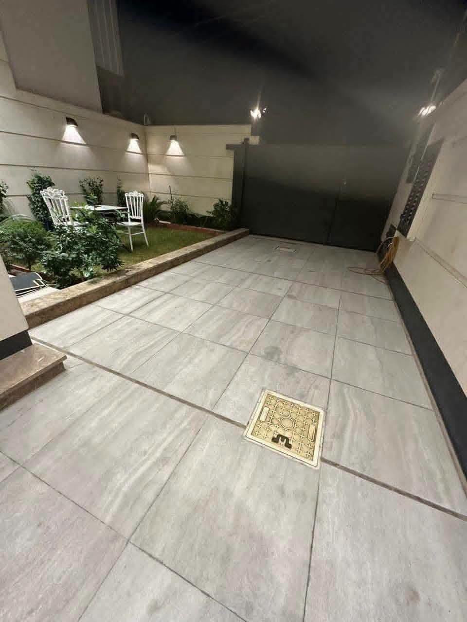 دار للبيع-موقعه البنوك مربع الفتلاوي بناء حديث درجة اولى
للتواصل /*********** 
( المساحه ١٨٠ متر) 
يحتوي على :
-اربعه نوم سويت 
-استقبال
-ومطبخ حار بارد 
-صاله كبيره 
-كراج سيارات وحديقة داخلية وخارجية 
-الواجهه مرمر ارضيات مرمر 
-بناء حديث درجة اولى بناء سنة ٢٠٢٤
علماََ توجد لدينا عروض اخرى بمساحات مختلفه 

نستقبل عروضكم كافة وتسويقها مجاناََ

ونستقبل طلباتكم كافة وتوفيرها باسرع وقت 

للتواصل والاستفسار شركة كل العرب 
موقعنا-البنوك شارع الكنيسة مجاور روضه البنوك الأهلية  
الشركه مجاز رسميا من قبل غرفة تجارة بغداد.
شهاده وكيل عقاري معتمد من منصه عقاري

نص مكتوب في الصور:
- دارك للأستثمار والعقار للتواصل /***********