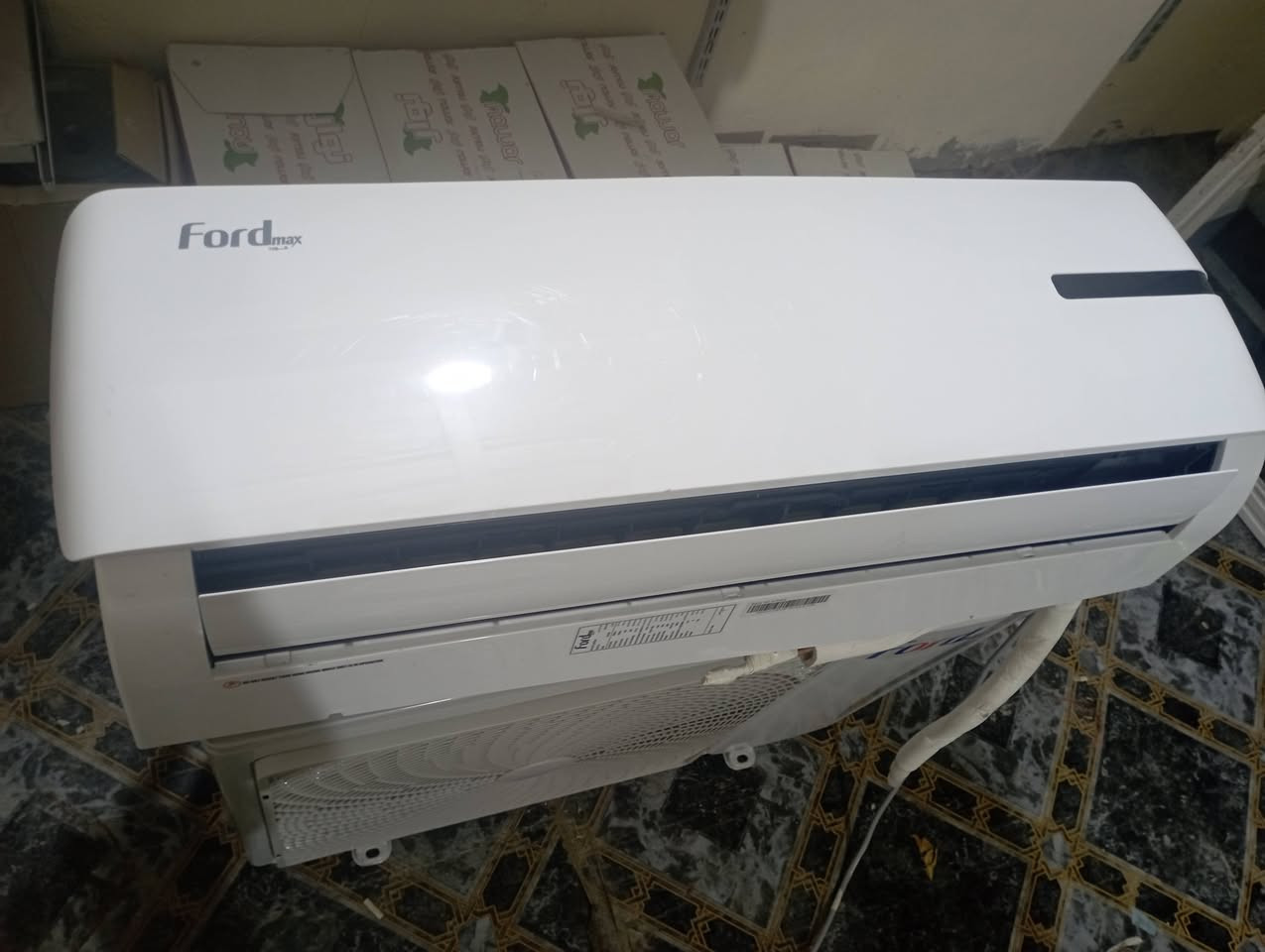 مكيف نوع دنكه طنين نضيف شرط الشغل وسبلت نوع فورد طن ونص بعده جديد استخدام شهر للبيع ***********
