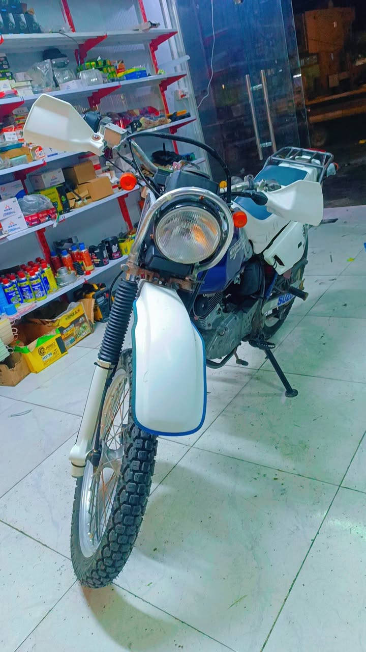 قفاز • دجبل • ٢٠٠