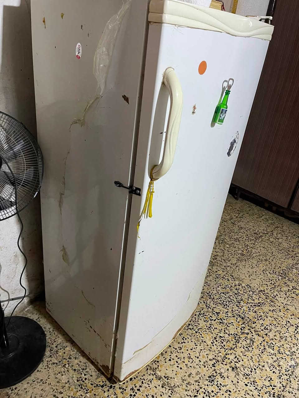 متاح ثلاجة وسط تجميد فول مداخلة تصليح ماليها شي بس الباب بيها رزة موضحة بلصور مكان المسيب حي الزهراء ***********
