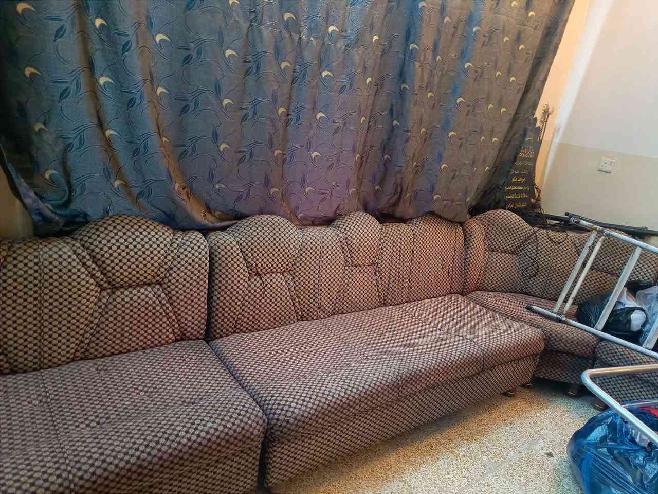 طخم للبيع بسعر 150 الف  
وبينو مجال 
تواصل مع هذا الرقم ***********
