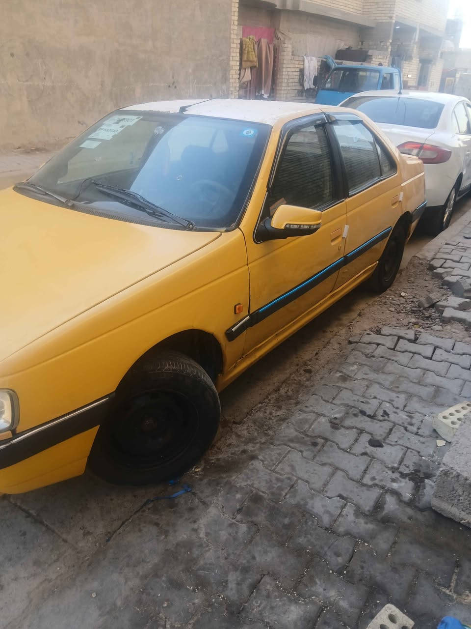 بيجو لميس ٢٠١٣ مصفره غرامات عليها بس هيئه مال كم شهر كير ومحرك خير من الله محرك فرنسي جديد  بيها صبغ وطخات معدله جاهزه سياره تدفئه تبريد كهربائيات كولها شغاله ٢٧ وبيها مجال للشرايه استفسار واتساب *********** بغداد, العراق
