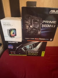عندي كيس حاسبه جديد استعمال خفيف ١٠ايام  كرت الشاشه rtx 4060 ثلاث مراو...