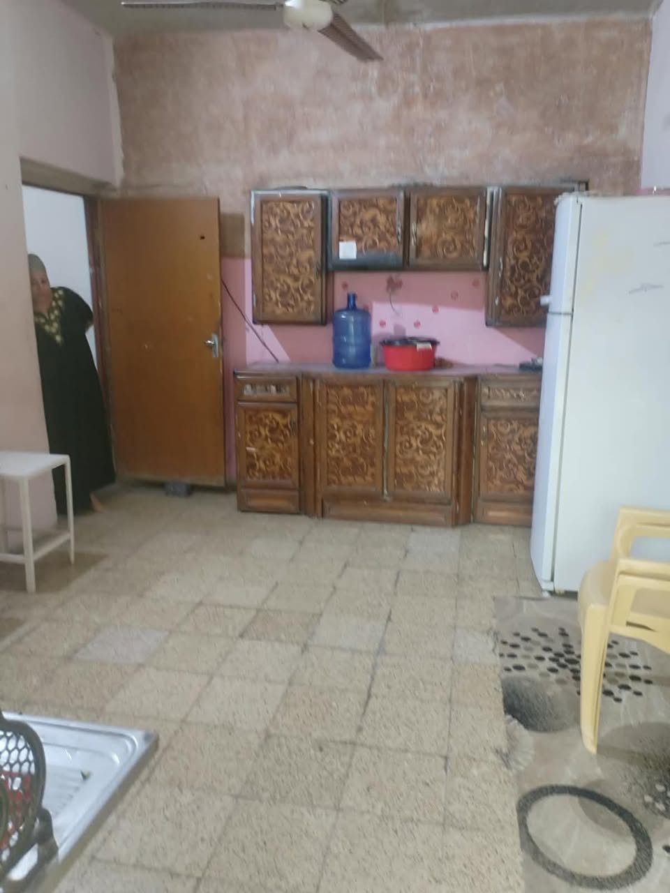 للبيع دار مساحه 300 متر الوجه 15والنزال 20
الشارع 8 متر  مترطابوق طابق واحد يحتوي على
 غرفتين صاله استقبال مطبخ الارضيه كاشي 
ملك طابو صرف تحويل مباشربأسم شخص واحد 
الفلوجه الظباط الرابعه قرب جامع الشيخ مكي
خدمات كاملة تبليط مجاري مدارس جامع 
السعر مناسب 145 مليون قابل للتفاوض 
مراجعة مكتب المؤتمن للعقار 
الكائن الفلوجه حي الشهداء مدخل شارع 40
 أبو النسور مجاور منفذ ضوء الفلاح للصرافه 
الاتصال على الارقام التالية 
*********** واتساب
***********

