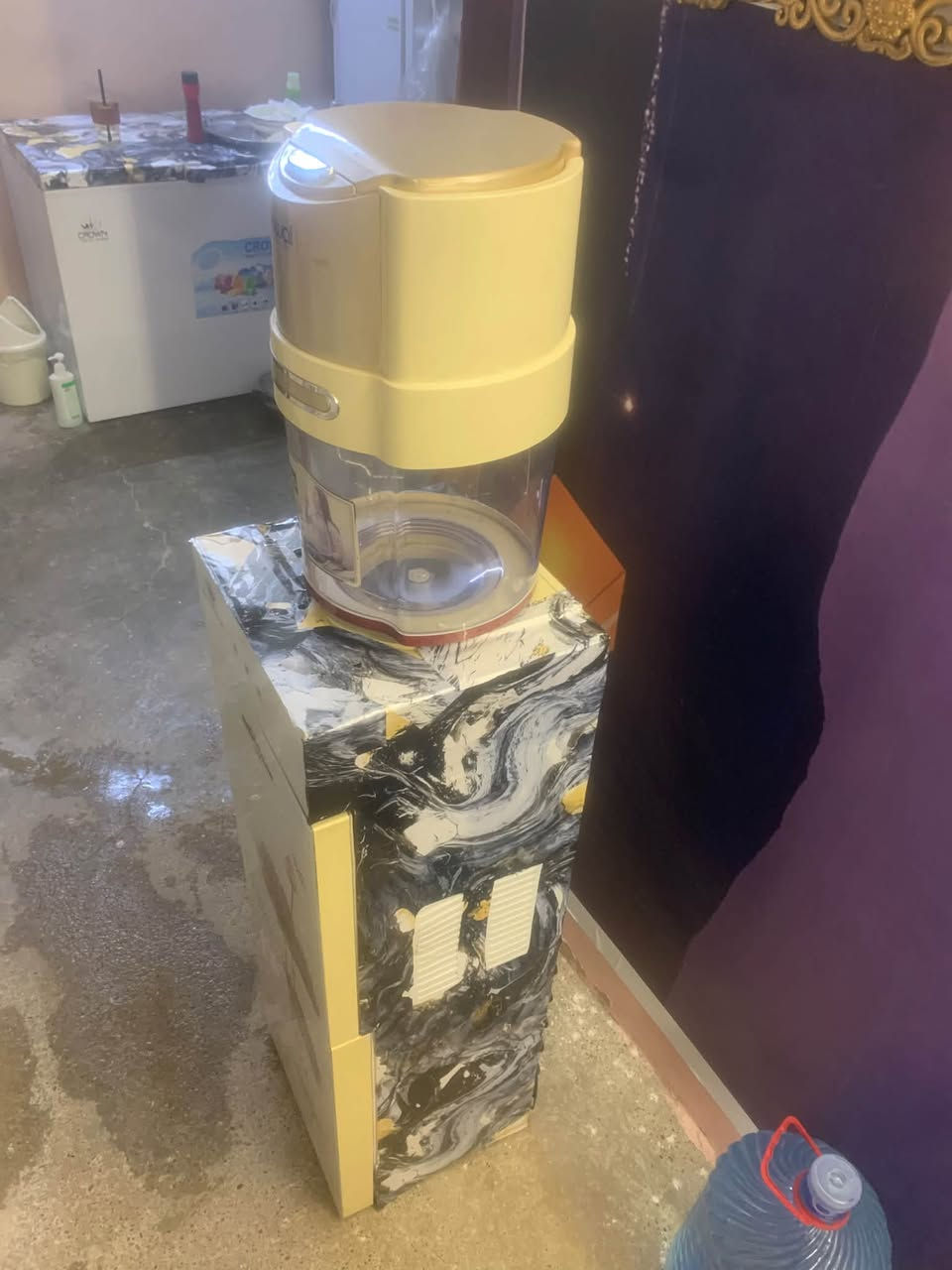 براد نوعيه رويل  لبيع شرط حار بارد شغال أي عيب مآبي مع فلتر ماء  غاز شركة سعر٦٠وبي مجال *********** عنوان كركوك

