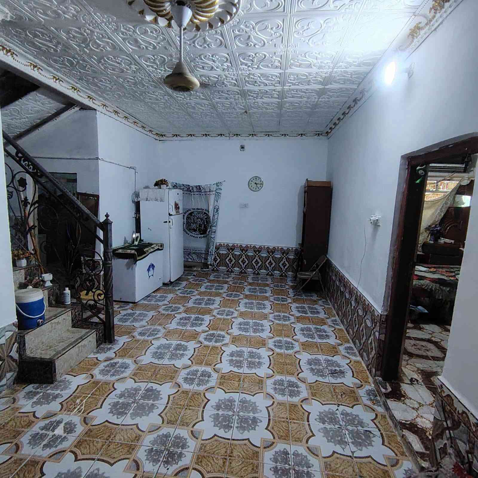 حياكم الله  فرصة للباحثين عن السكن والاستقرار بيت للبيع الناصرية مدخل حي السبل النزلة الاولة قريب جدا على التبليط 
كامل الخدمات ماء كهرباء ومجاري الحلو بهذا البيت انتي مشتري الجار قبل الدار 
السعر 38(اخو البلاش+++)وبيه مجال أن شاء الله
المساحة 160متر +فضلة 50 متر مربعه
للاستفسار راسل الصفحة او حساب الواتساب ***********
ونحن في خدمتك
