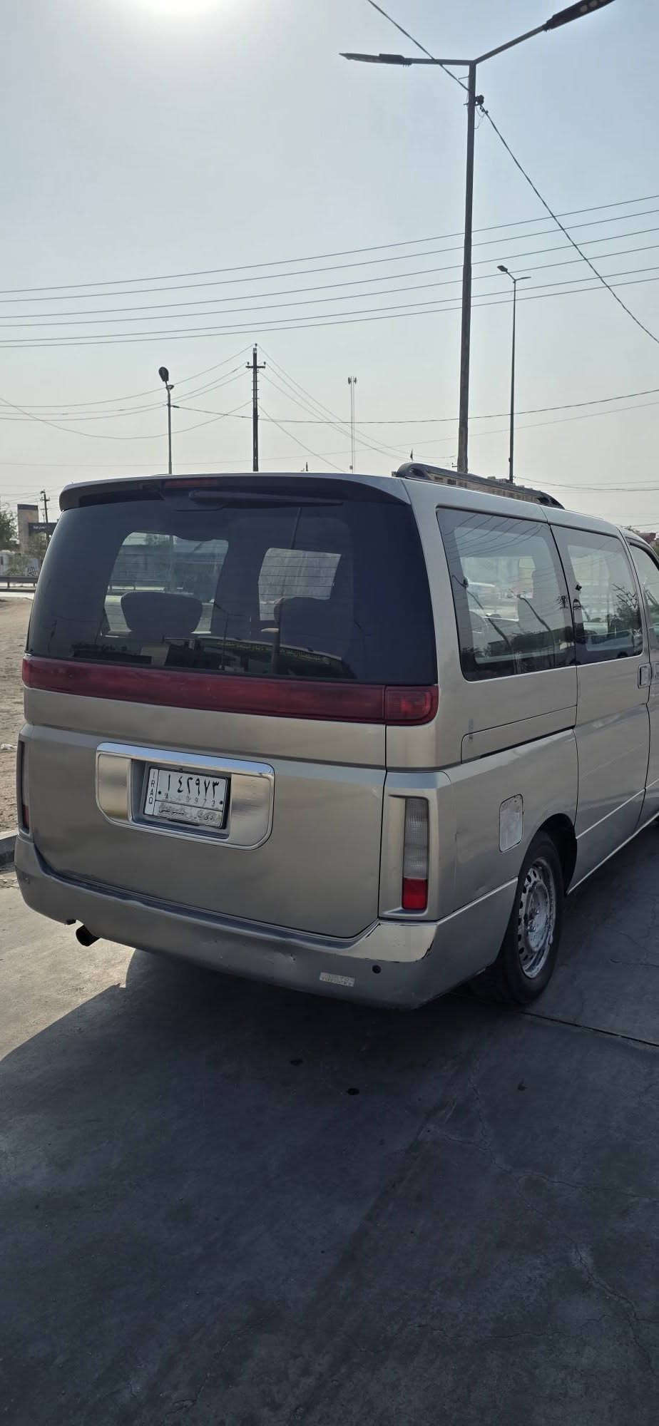 نيسان كراند • ٧ راكب • مديل ٢٠٠٢
