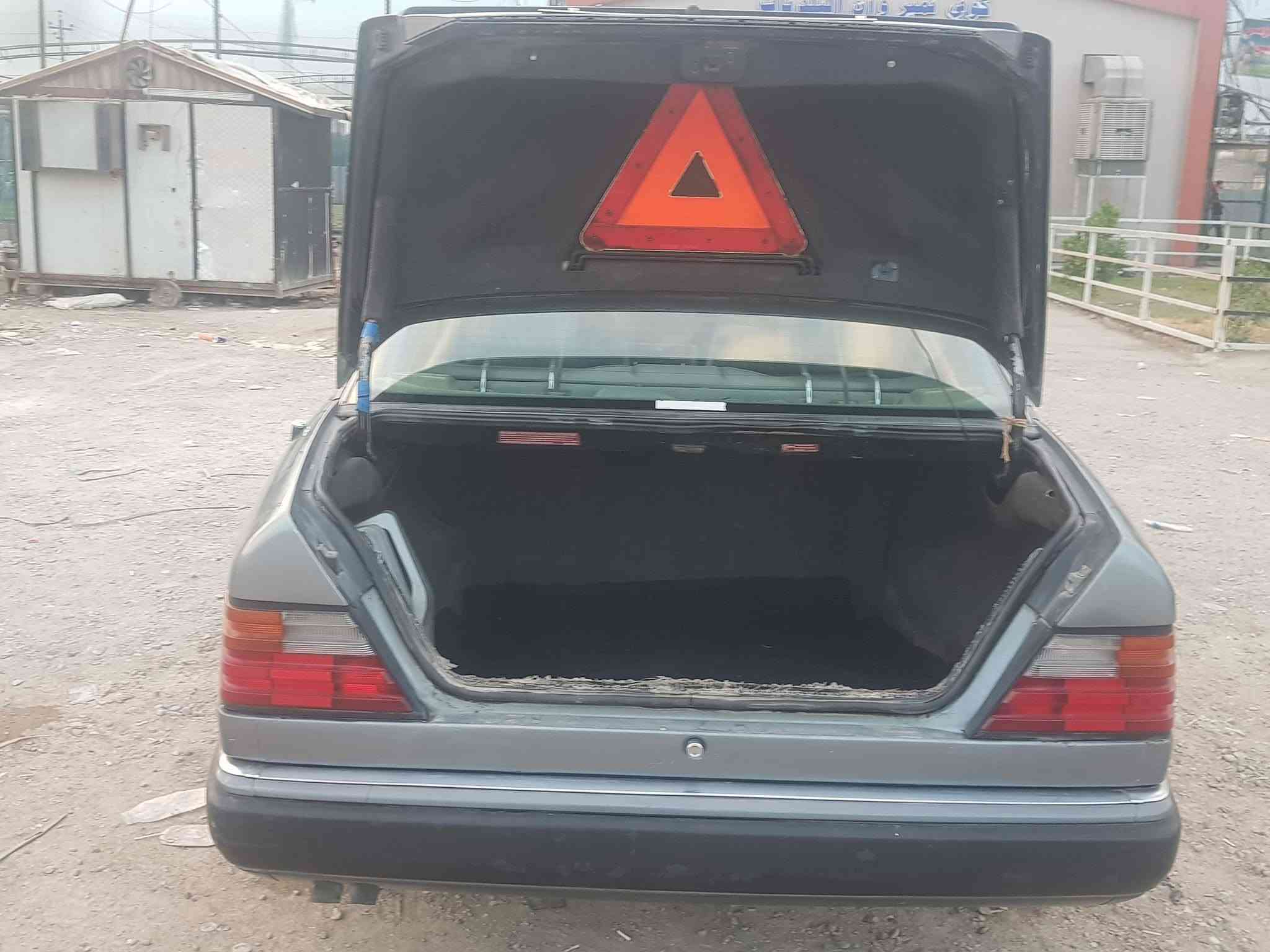 من رخصت الادمن
مارسيدس دب موديل٩٢ رقم بغداد انكليزيحديث
مكينه وكير  ابلاديه مكفولات...
تبريد ثلج..
قواعد دبلات بلادي ...
سايد رووف بلادي...
سعره75 وبيه مجال
مكانه زيونه ***********
