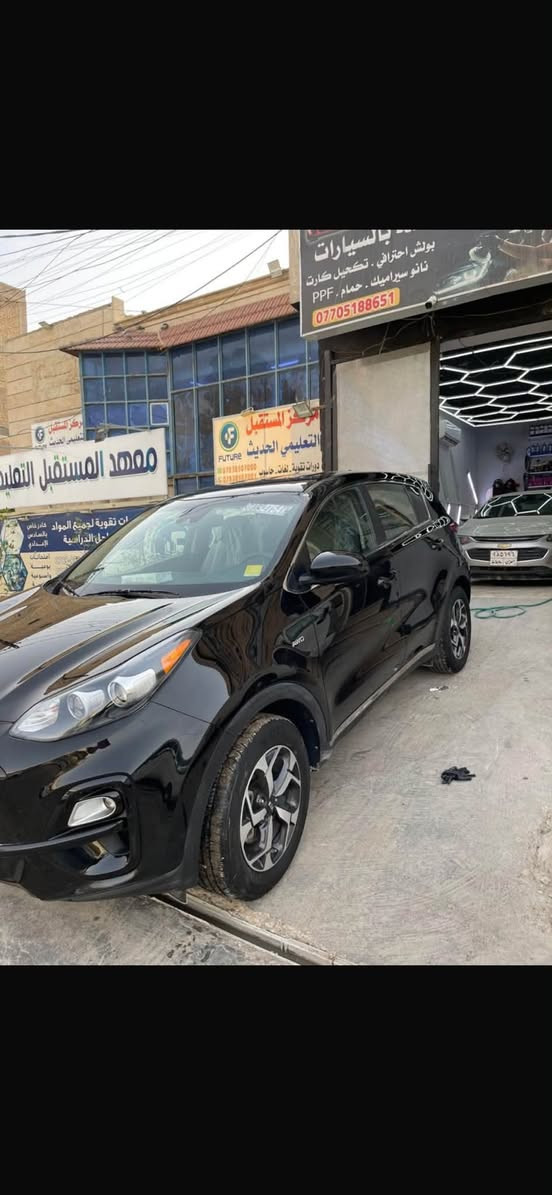 السلام عليكم جميعاً للبيع كيا سبورتج ٢٠٢٢ اللون اسود الحادث موضح في الصور السياره جاهزه من كل شي ومابيها اي نقص العنوان بغداد زيونه هاتف *********** السعر ١٦٠ ورقه وبيها مجال

