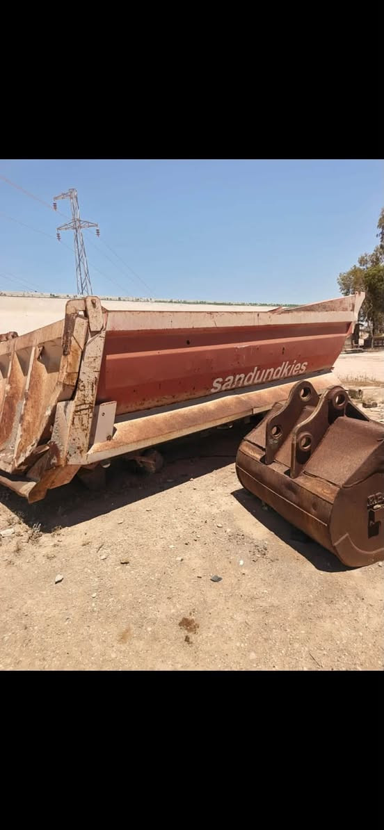 للبيع بدي عكرب مكان رمادي السعر 40 ورقه مجال بصيط ***********
