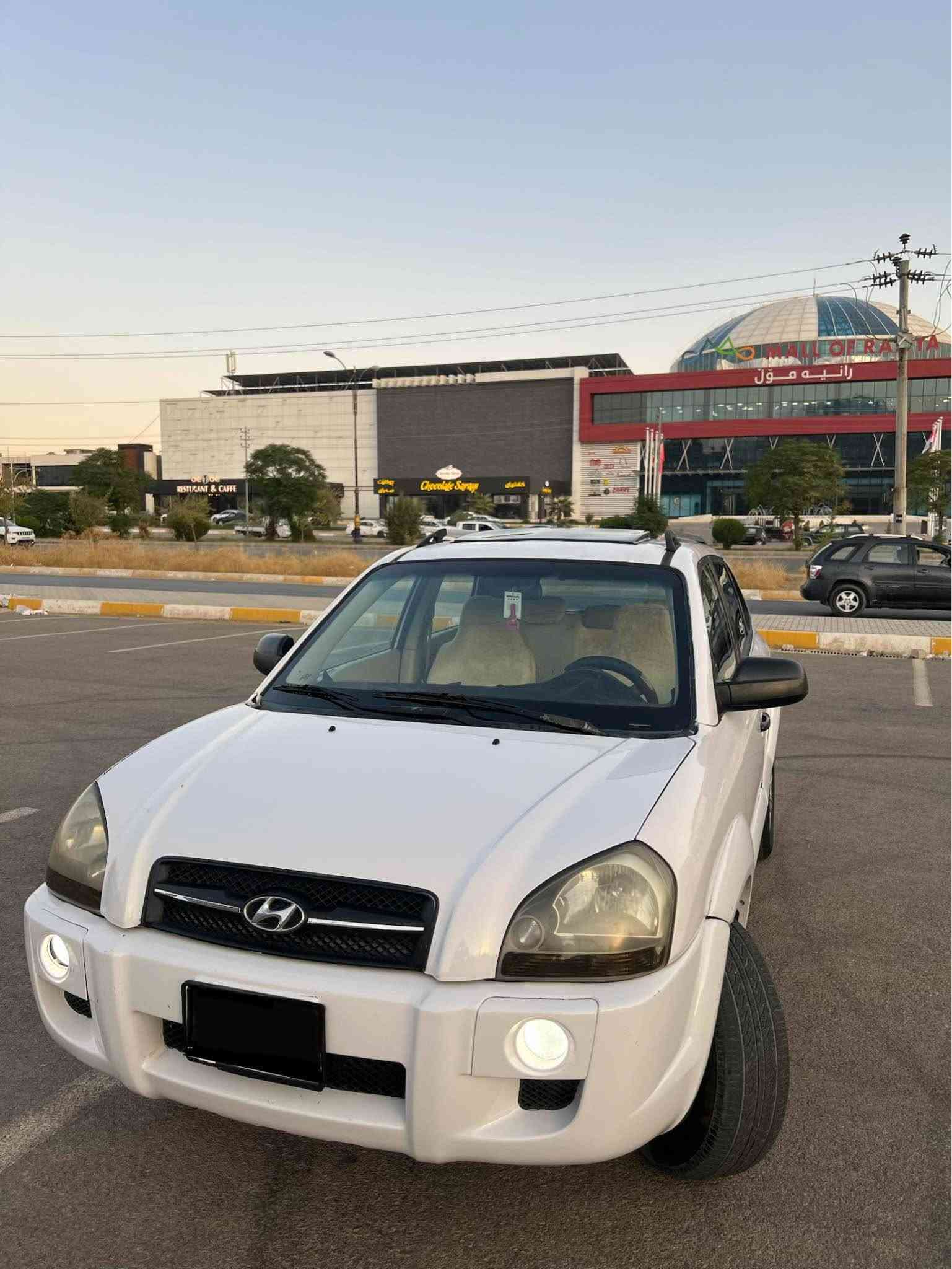 هۆندای تکسۆن مۆدیل 2007
براوە براوە
کۆدی بۆکراوە بەناوی خۆمانە
کامل بۆیاغه
گیروو مەکینە بەشەرت 
تەقەو رەقە بەشەرت 
دەعم و لێدران بەشەرت 
کەڤەر گۆراو نیە بەشەرت 
جوار تایەی نوی لەژێرە 
کامل کارەبای بەشەرت 

40 گەلاو مەجال 
***********
0776937201 Singapore
