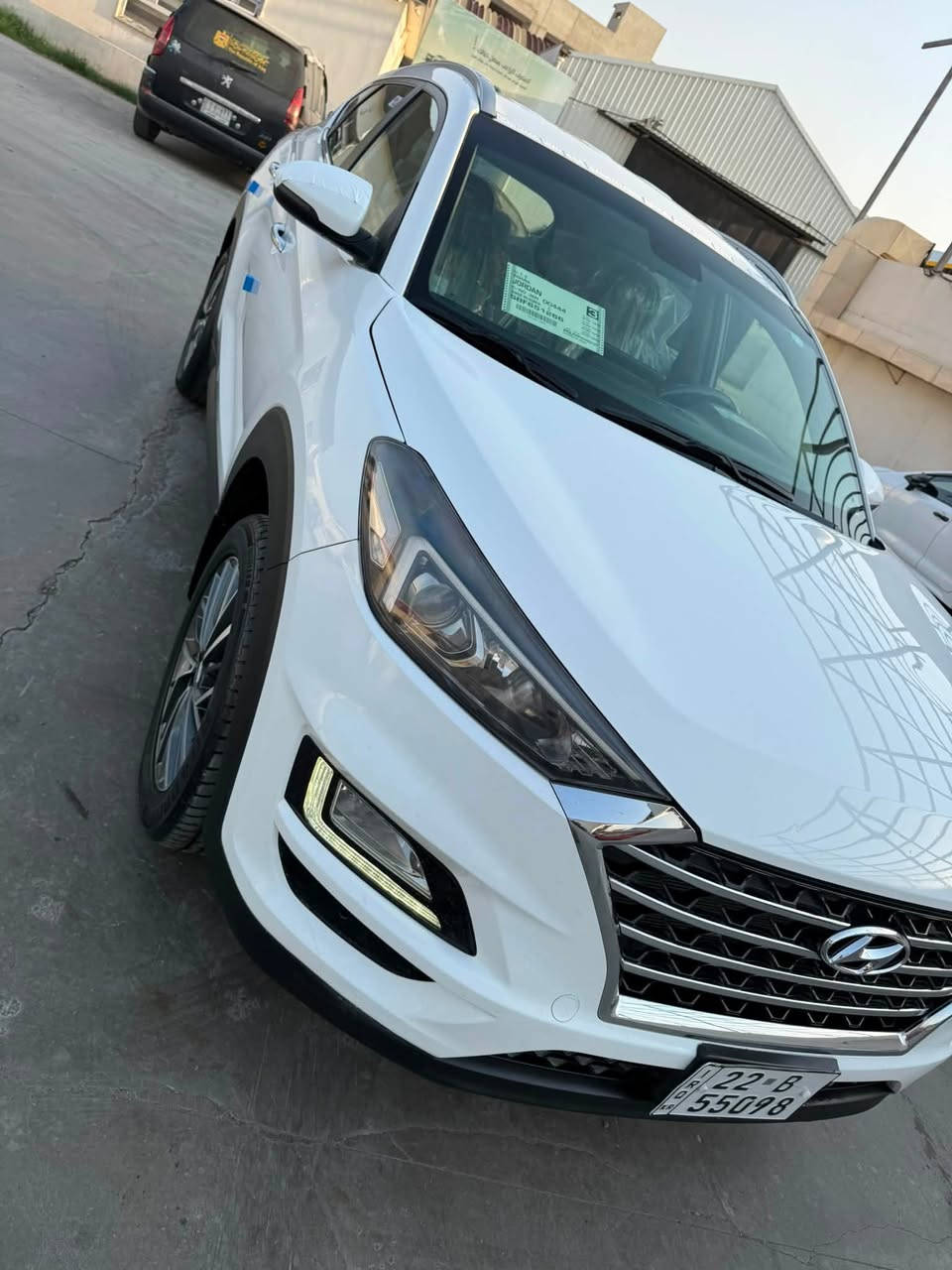 السلام عليكم توكسون موديل 19 كوري باي كوري ماشيه 150 السيارة فول مواصفات خمسه ويل كروم لايت ليد كشن جلد كشن كهرب شاشه كبيره حساس امامي حساس خلفي السياره جديده الجاملغ الامامي بي تعديل شبر بارد باب السايق بيه صبغ شبرين بلا داخل بلا ايرباك الباقي كفاله عامه السياره متواجده موصل حي سومر او معرض اطلس الحديث السياره يرهم بيع ويرهم معارض عندك سياره نزلها بالتعاليق  
***********
السعر 175
