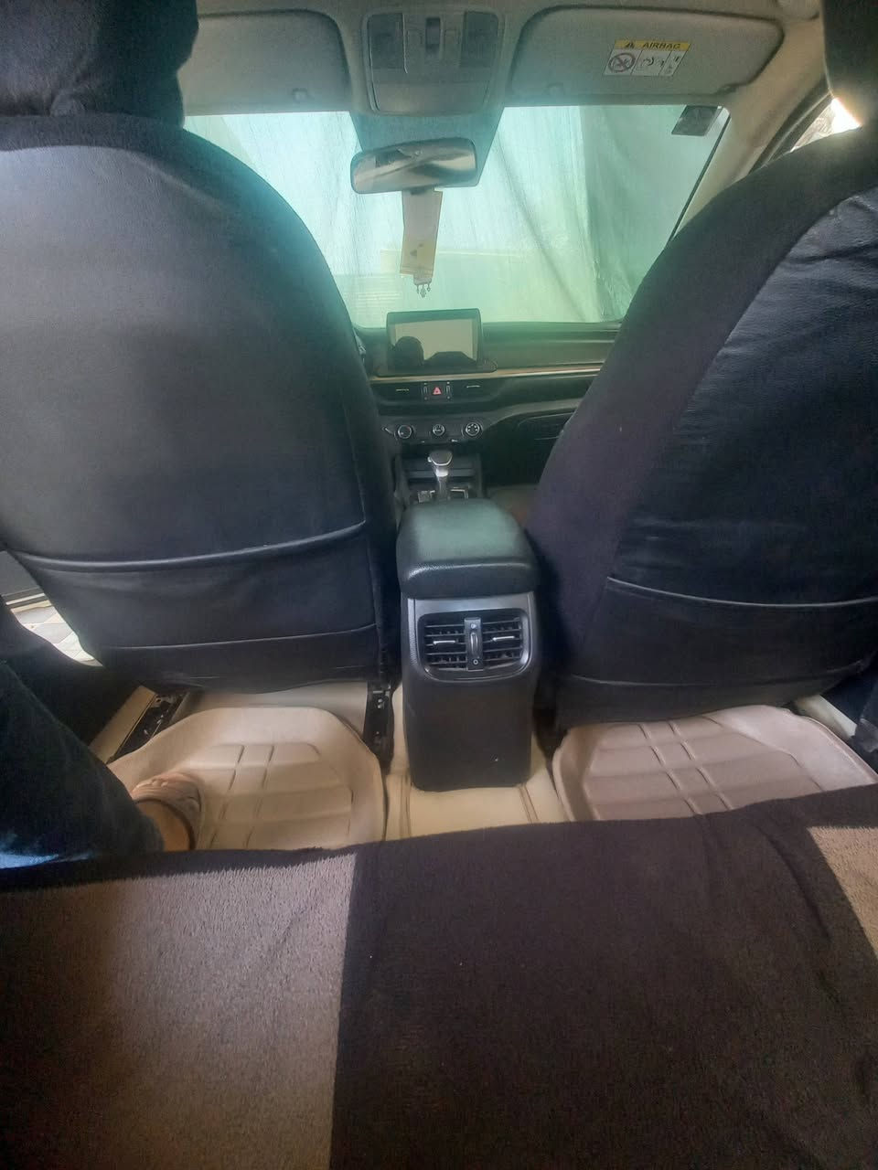 السلام عليكم سيراتو خليجي ٢٠٢٠فول مواصفات عدا البصمه كير محرك مكفولات وبيها سونار عارضها١٤٥وبيهة مجال ***********
