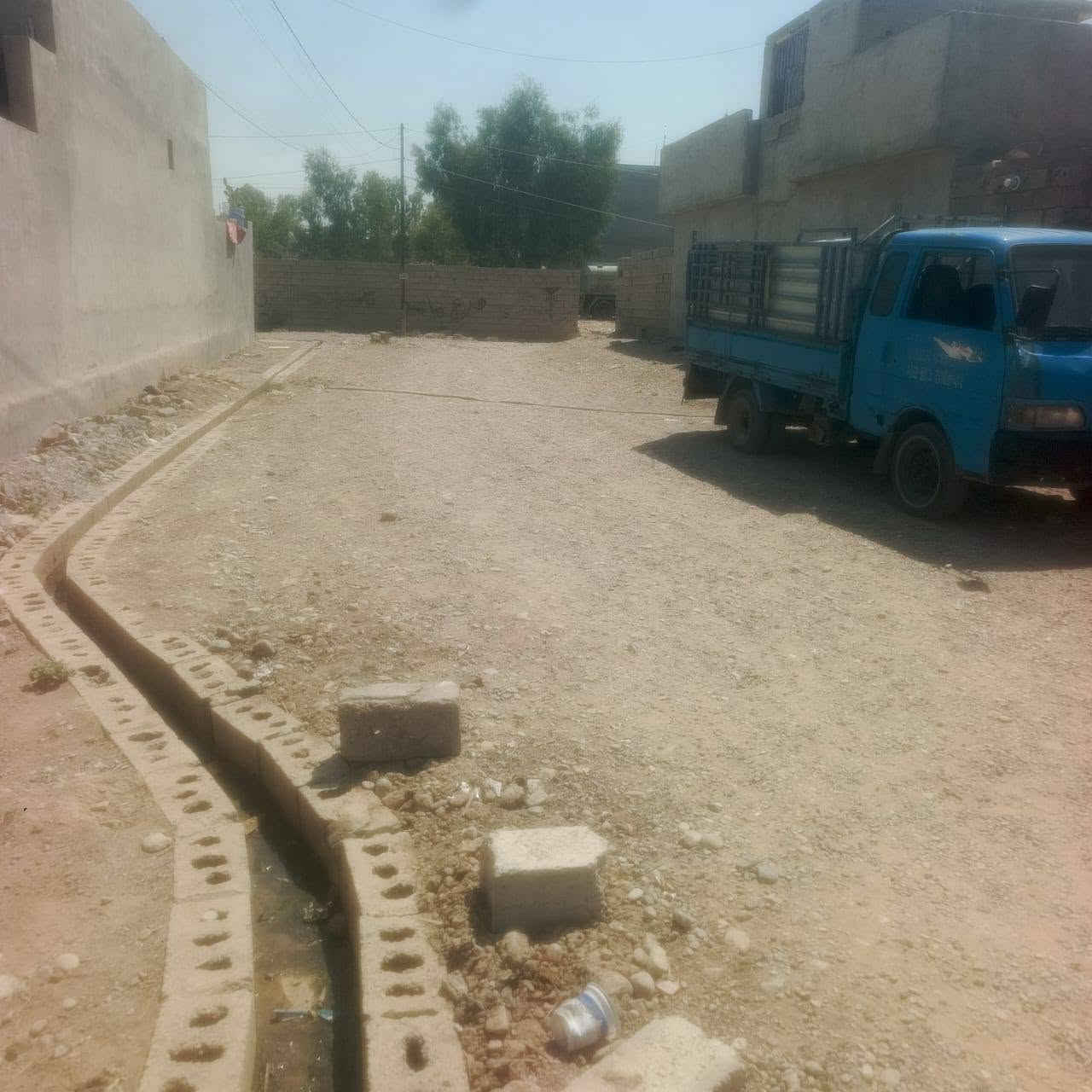 بيت 100متر مع القطعة زراعي بلمنطقة أفضلية طريق الجوبة قرب الملعب بلسعر المناسب ***********
