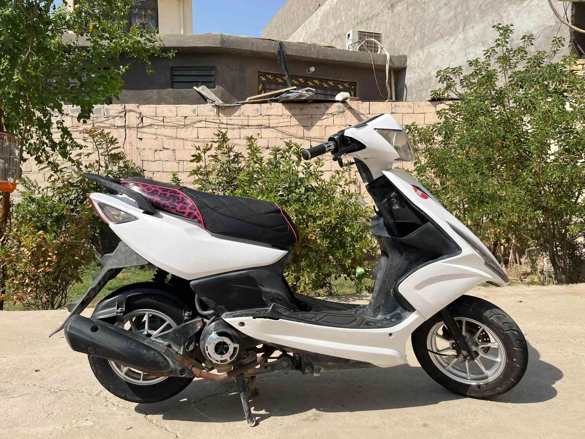 السلام عليكم
للبيع ماكس مضلع كابريتر بوشه ٤٩ بلاديه سلف بلادي جاهزه من كلشي كهربائيات سلف وهندر كيج سرعه كيج بانزين كله شغال ويل رياضي مــآ بيهــآ اي نقص سعرها ٤٧٥ وبيها مجال 

عنوان / حلة _ شارع ٨٠ مال النجف _ قرب حلويات ومعجنات لبنان

***********
