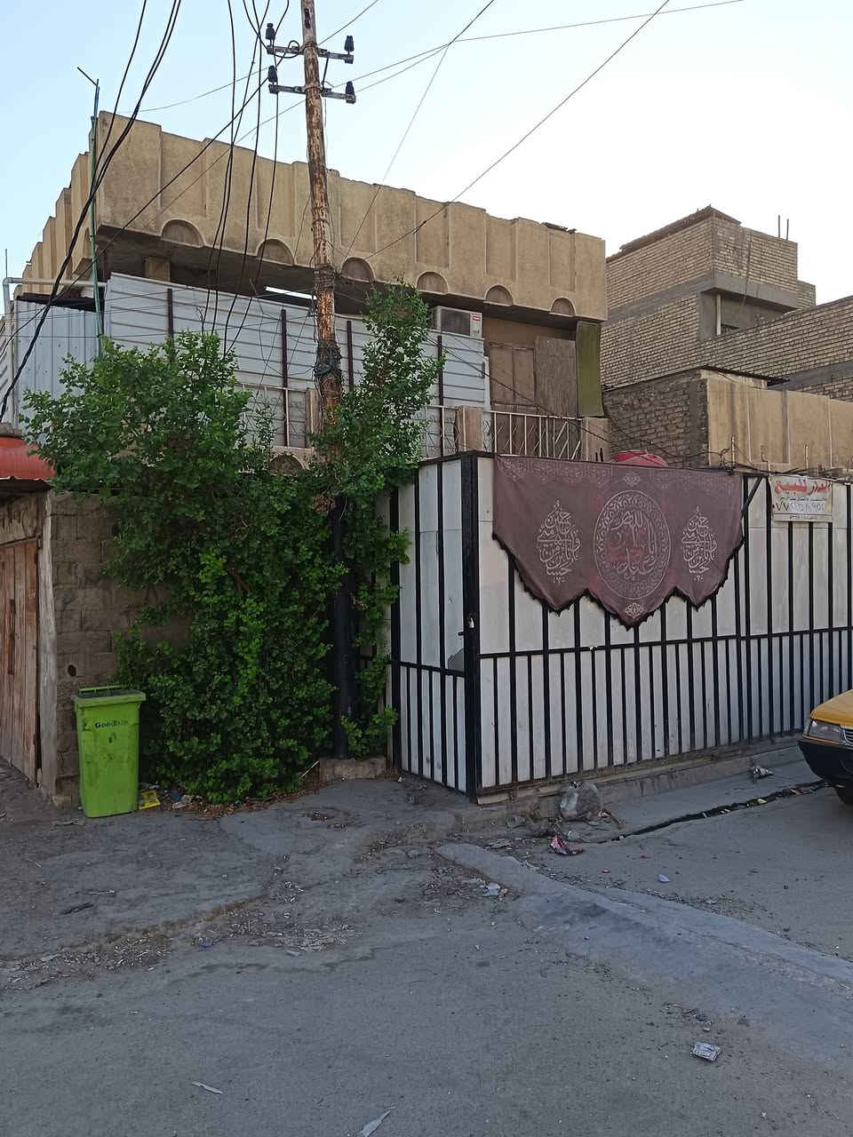 سلام عليكم بيت ملك طابو بمدينه صدر ق 55 مساحه البيت 144م  قرب سوق الوحيلات و مستشفى القادسيه الستفسار الاتصال ع رقم  ***********
