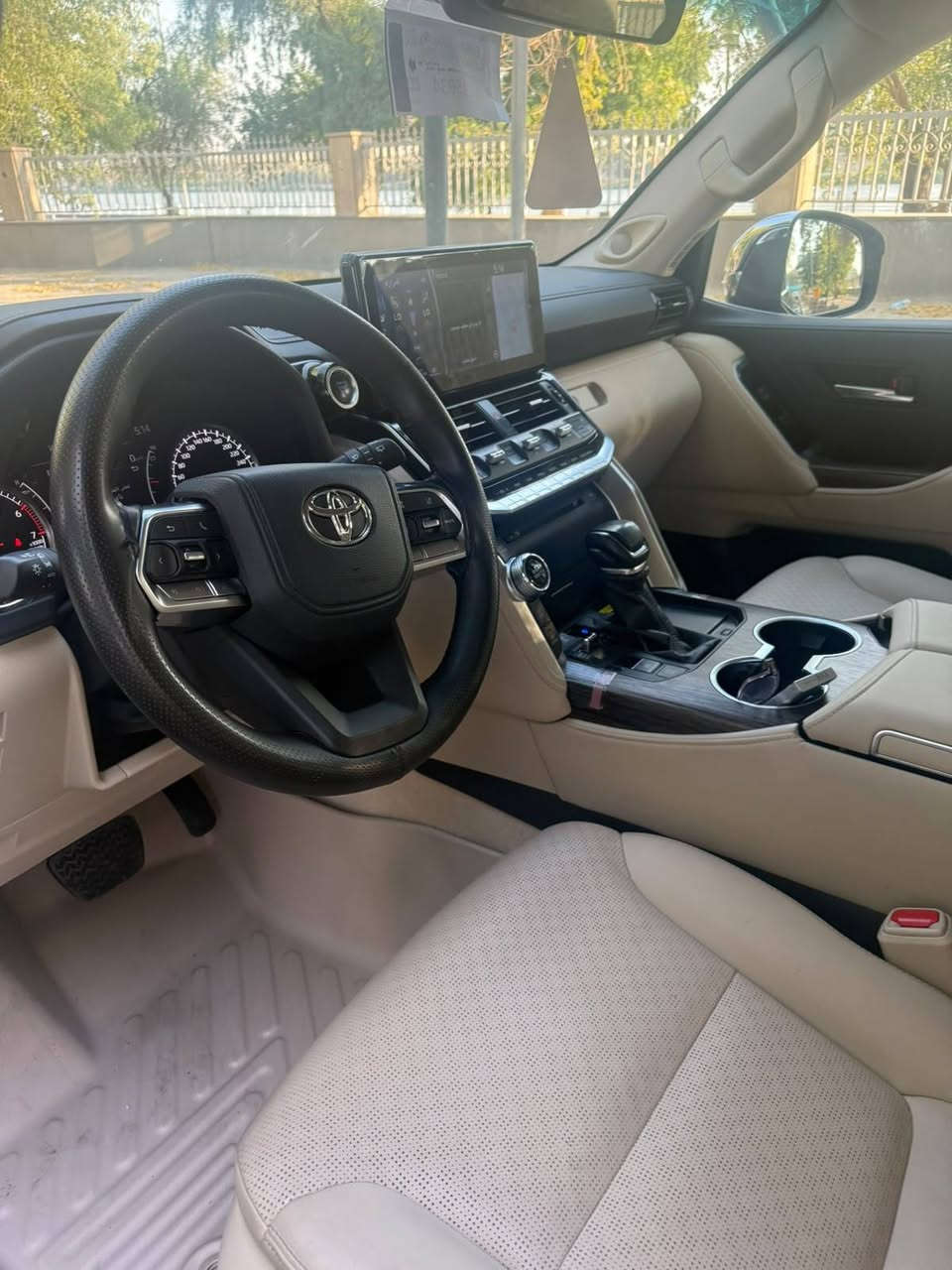 لانكروزر VX Limited موديل 2024
فل مواصفات
ذاكرة مومري
كشنات تدفئة وتبريد
كشنات خلفية كهرباء
5 كاميرات محيطية دوارة
رادار أمامي ونقطة عمياء
مكفولة كفالة عامة
ماشية 29 ألف
رقم بغداد
مغلفة PPF
السعر 72/500
للاتصال ***********
