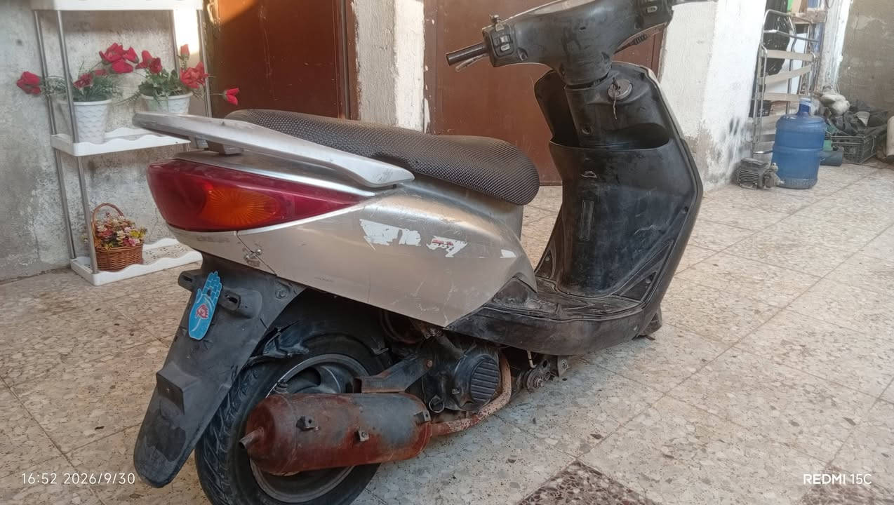 سلام عليكم دراجه بريز نضيفه كفرات ختم واحد بلاديه كابريتر جديد مكينه ناعمه خير من الله كهربائيات كله شغاله بس يرادله شويه ترتيبات تجي وشوف بعينك سعر 350وبيه مجال مكاني بغداد مدبنه صدر رقم ***********

نص مكتوب في الصور:
- 16:51 2026/9/30 REDMI 15C
- 16:52 2026/9/30 REDMI 15C