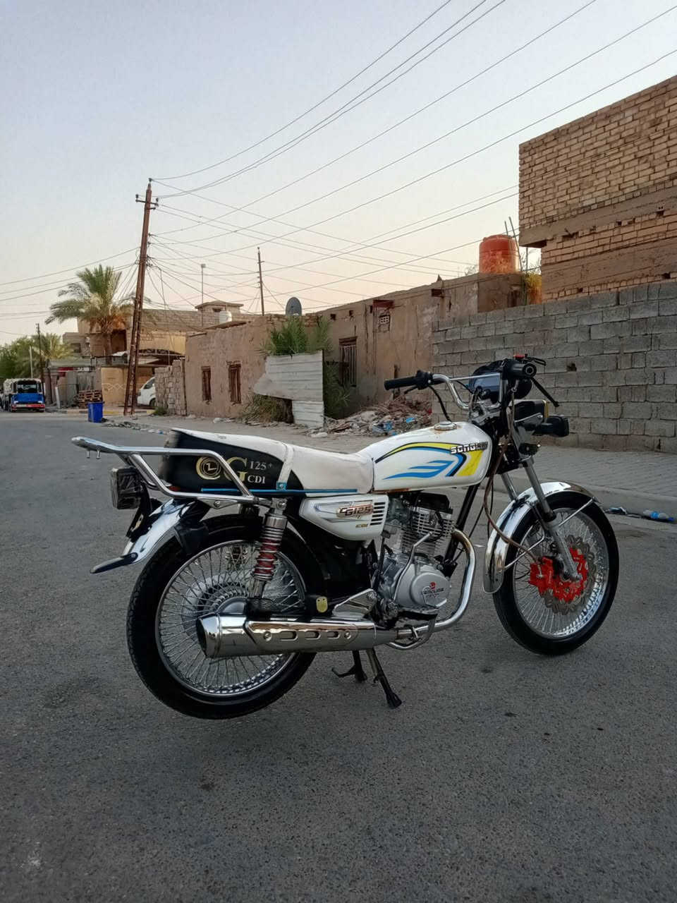 سلام عليكم دراجه للبيع تايكر موديل 25 كفاله عامه من البرغي لحد يكول شبيهه ما بيهه كفاله من البرغي شاشه شغاله كهربائيات كلهه شغاله مكينه ناعمه ما مفتوحه برغي بيهه مكان محموديه لطيفيه السعر 650 بيهه مجال 
*********** بي واتساب 
*********** فقط اتصال 
شراي اتصل

