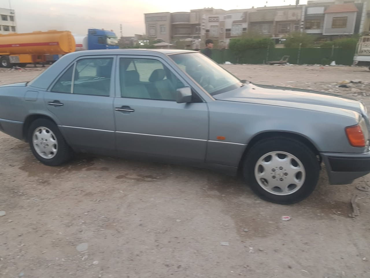 من رخصت الادمن
مارسيدس دب موديل٩٢ رقم بغداد انكليزيحديث
مكينه وكير  ابلاديه مكفولات...
تبريد ثلج..
قواعد دبلات بلادي ...
سايد رووف بلادي...
سعره75 وبيه مجال
مكانه زيونه ***********
