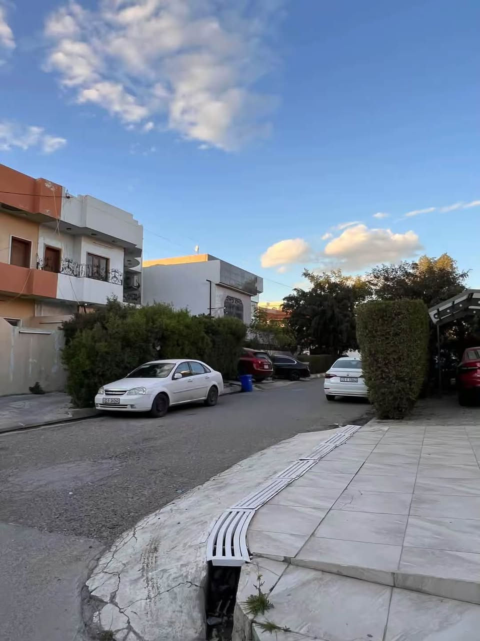 دار للأيجار طابق ارضي مساحة170متر
الموقع طريق بغداد
خلف اسواق غندورة 
يحتوي على  غرفتين نوم+هول+صحات +مطبخ
+كراج سيارة 
بناء حديث
***********

مكتب الرسول للعقار بيع وشراء وتأجير كافة العقارات كركوك وكافة المحافظات

@أبرز المعجبين
