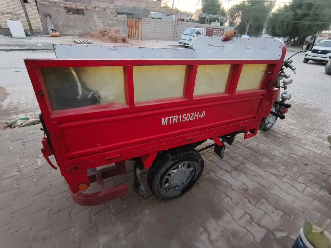 السلام عليكم ورحمة الله
ستوتة MTR أصلية للبيع، نظيفة جداً وجاهزة للشغل.
المحرك: 150cc بلادي، تبريد هواء، عزم ونشاط ممتاز.
الموديل: 2021.
الأوراق: سنوية أصولية (مشروع وطني / النجف الأشرف) نافذة لغاية شهر 8 سنة 2028.
المكان: النجف الأشرف. ناحيه الحيرة فلكه الحيرة مقابيل الحديقة.
السعر: 3,800,000 (وبيها مجال قليل للشراي الطيب).
قليل التواجد على الفيس، للتواصل والاستفسار الاتصال على الرقم: [***********]

