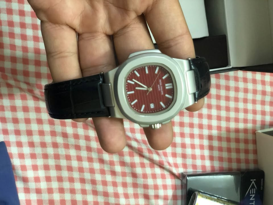 ساعات اصليه للبيع مستخدمه كلش قليل
اعلى سعر ابيع ممتواجد فيس 
رقمي ***********
