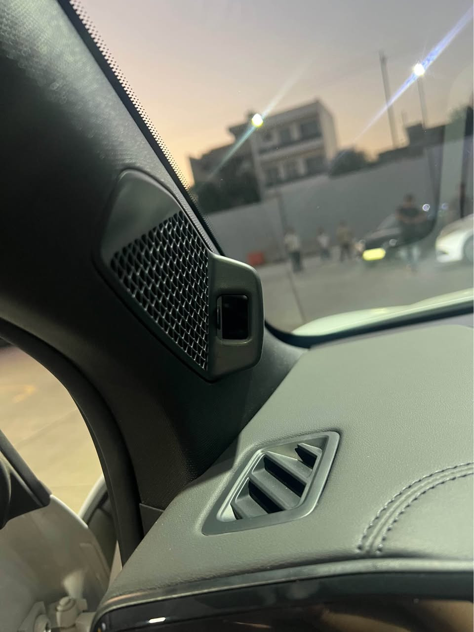 BYD son L 2025 ful ful 
ڕە قە م سلیمانی
کوشن ساردو گە رم
سندوق کارە بای
فول مواسە فات
تە نها ٩ هه زار ڕۆشتوە
***********
سلیمانی السليمانية, العراق
