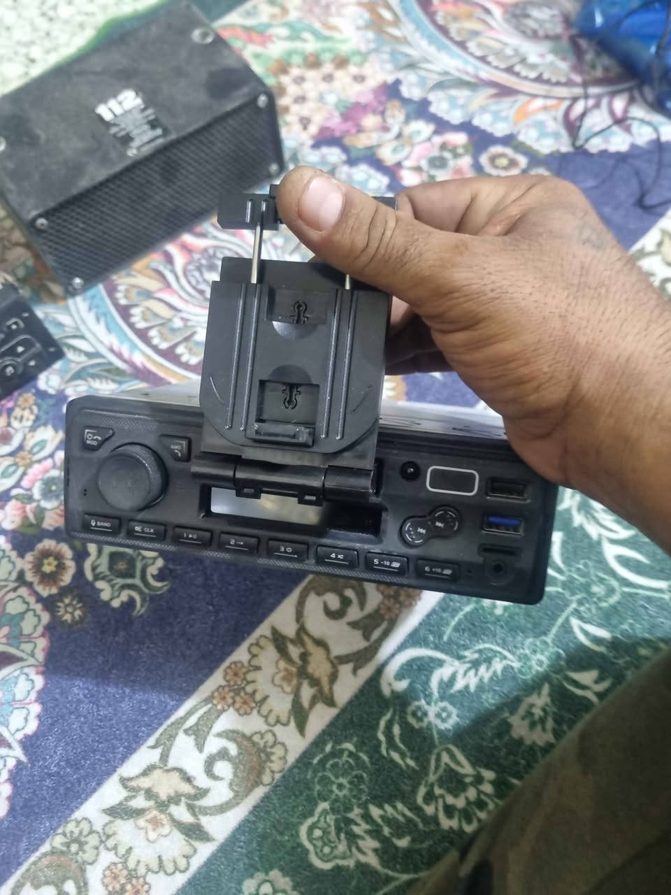 غراض كلمن وسعرهه مكتوب على الصوره السعر وعندي بعد سلف مال بيجو ٢٠٦ موديل ٢٠٠٨ مكاني بغداد حسينية الراشديه (***********) بي واتساب بغداد, العراق

نص مكتوب في الصور:
- مسجل جديد بدون فيش
- بلوتوث مع اواكس 15الف
- قفل
- 15الف قفل سنتر لوك جديد وكامل
- سماعة البك عالية وبيه تقسيم مال امريكي وترهم الكل السيارات السعر قيم باليرضي الله
- مسجل بيجو 206 بلادي بدون فيش سعره 15 قفل
- 15 الف شاشه مع كامره