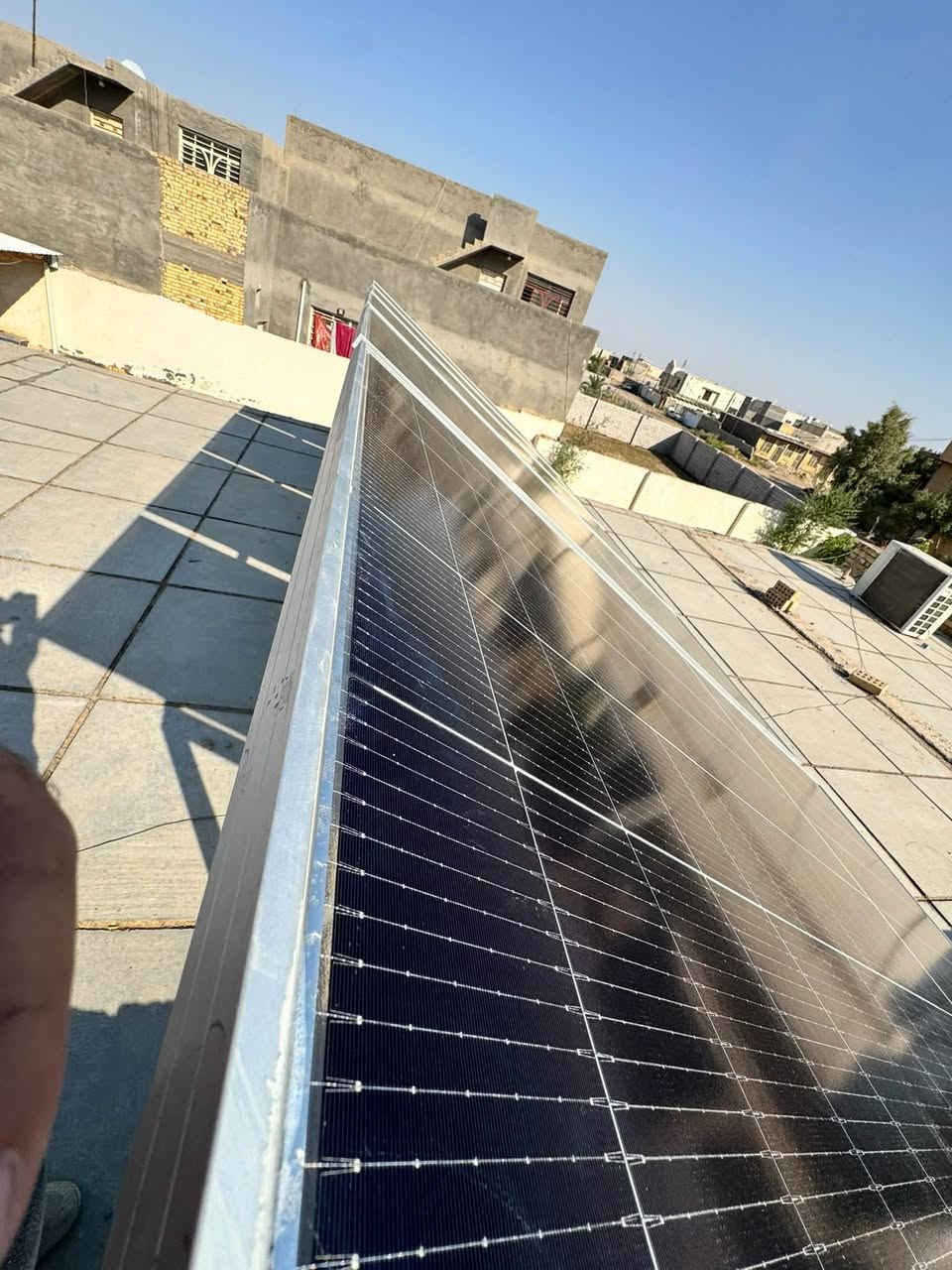 ☀️ لأن الجودة ما بيها مجاملة… اختار منظومتك من الصف الأول عالمياً

في مكتب الطاقة المستدامة نحرص دائماً على اختيار مكونات بمواصفات عالية واعتمادية ممتازة، لأن منظومة الطاقة الشمسية استثمار لسنوات.

⚡ منظومة GoodWe المتكاملة:
🔹 انفيرتر GoodWe 6 kW – IP66
🔋 بطارية Dyness 16 kWh – 8000 دورة
☀️ ألواح RONMA ثنائية الوجه Bifacial
🛠️ تنفيذ احترافي وحمايات متكاملة
📲 متابعة وخدمة ما بعد البيع

مكتبنا ما ينفذ غير المنظومات الأولى في العالم… لأن ثقة الزبون تستحق الأفضل.

📍 مكتب الطاقة المستدامة
الكوت – الخاجية – شارع 40
📞 ***********
