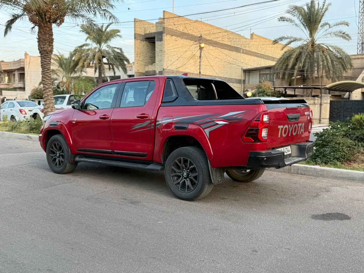 السلام عليكم
بيكم هايلوكس 2023 GR كفاله عامه 
محرك 6 سلندر ماشيه 69 كم سياره جاهزه
سياره فول للاخير واعلى مواصفات 
العنوان بغداد السيديه
السعر 345$
للاستفسار ***********
